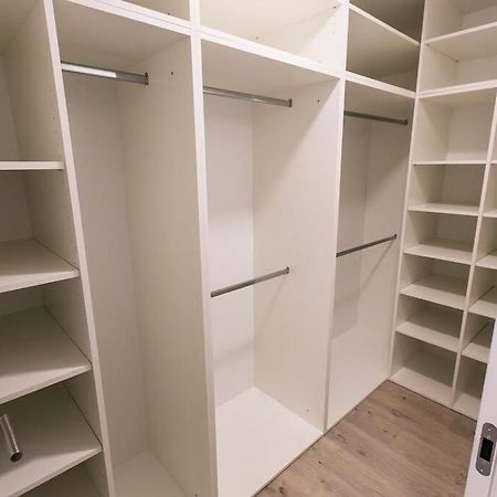Urban Apartment With Possibility Of Parking 브라티슬라바 외부 사진